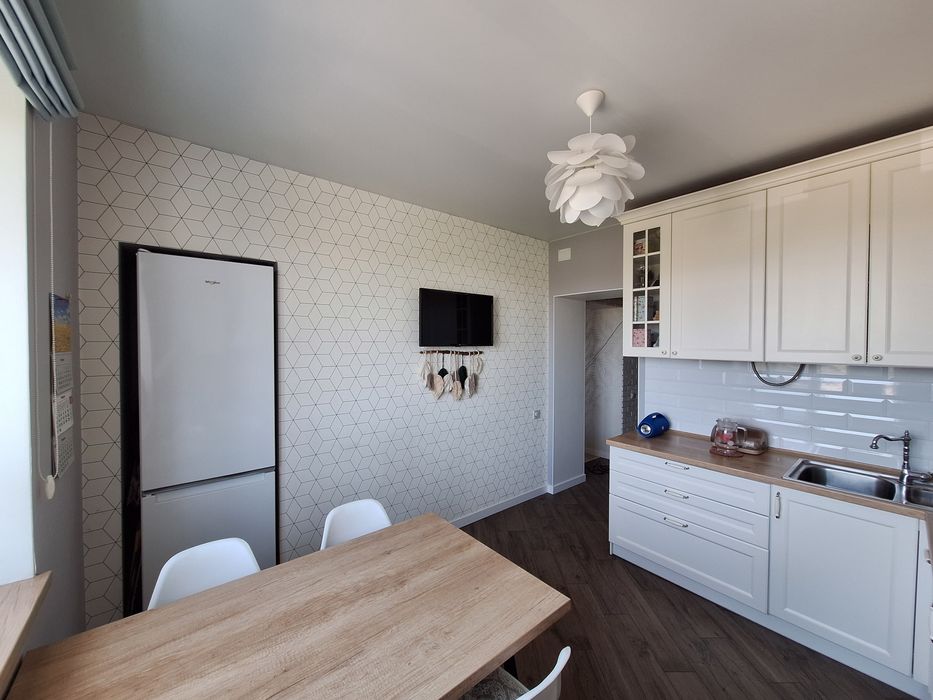 Продам евротрикімнатну з терасою Буча Власник