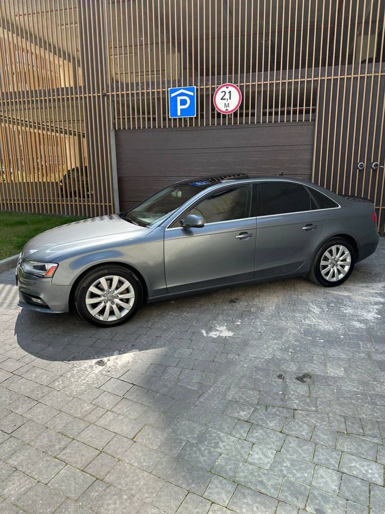 Audi A4 B8 2012р Рест!