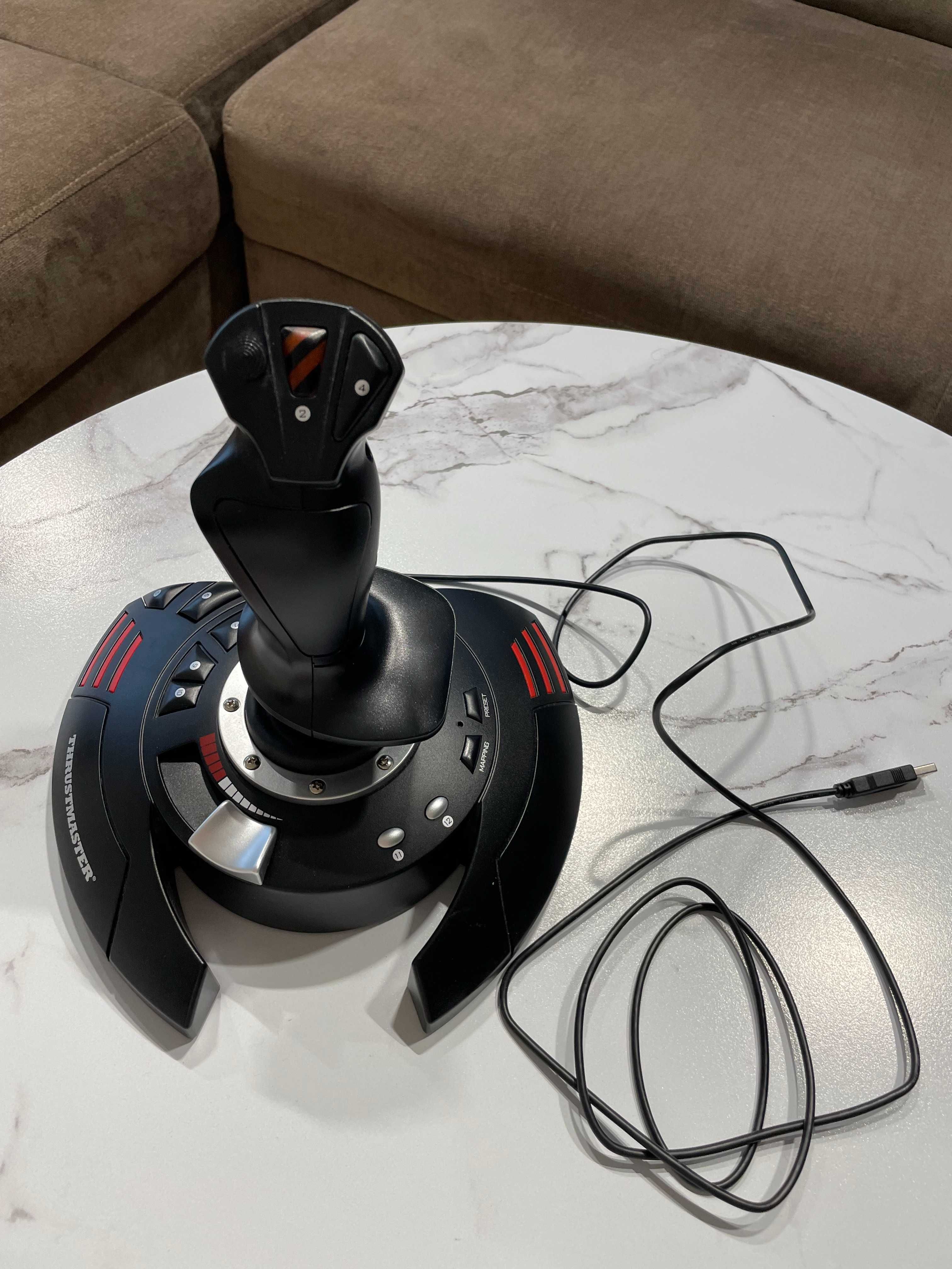Thrustmaster T-Flight Stick X – stan bardzo dobry, mało używany
