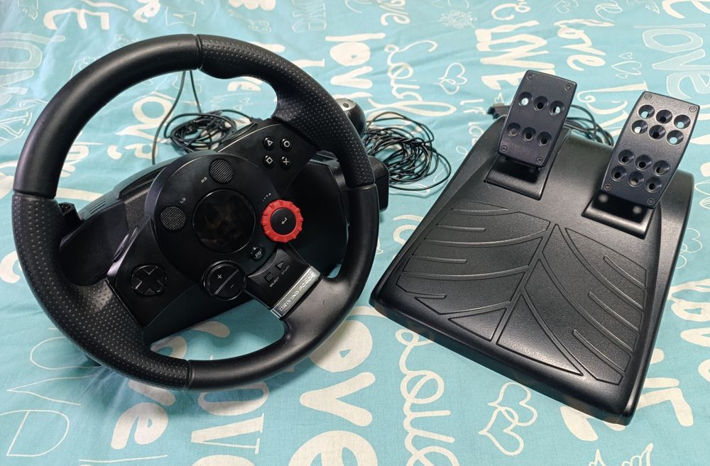 Игровой руль Logitech Driving Force GT 900⁰ с педалями и бп