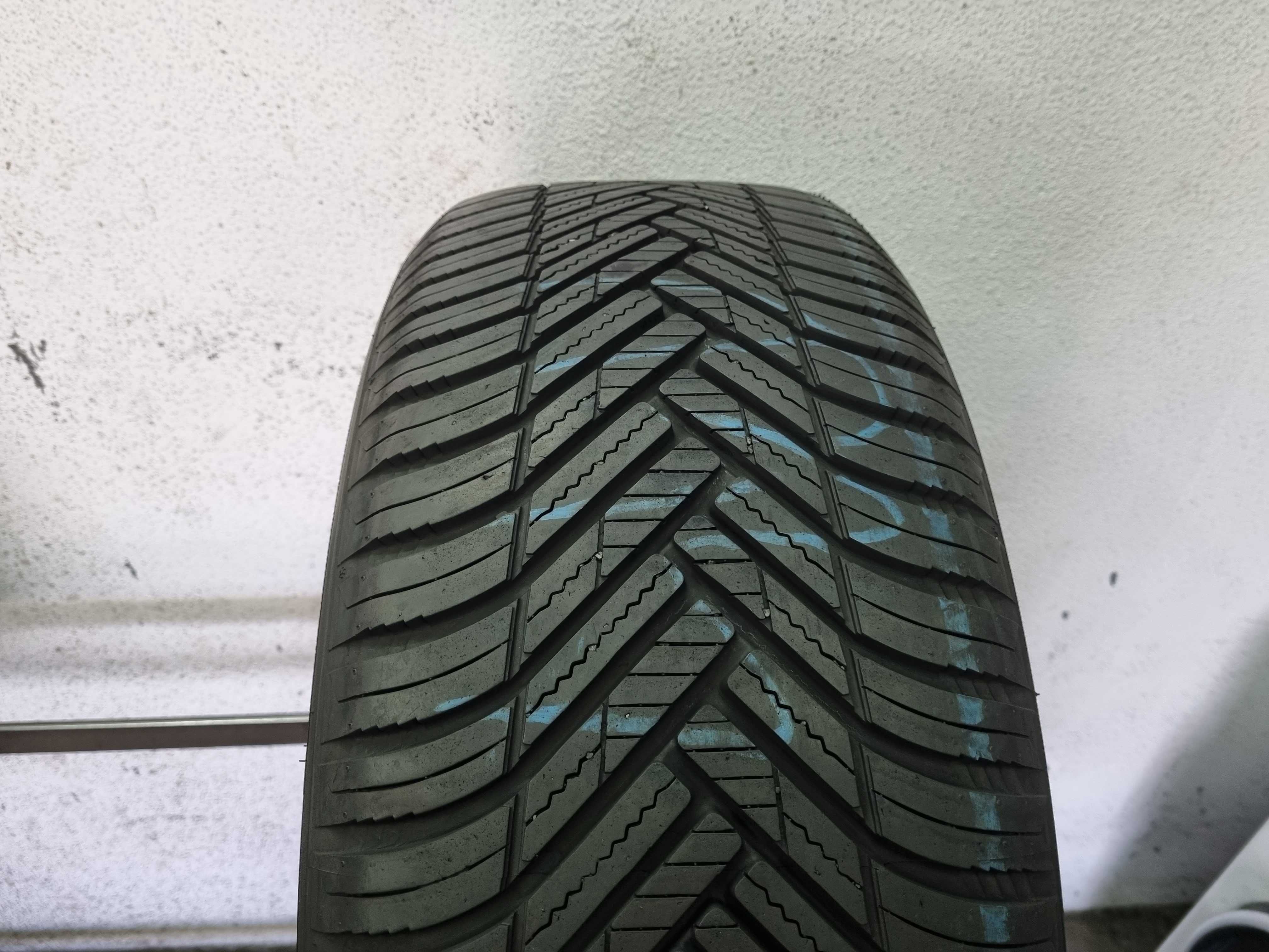 235/50/18 101V Hankook Kinergy 4s2 D.2422