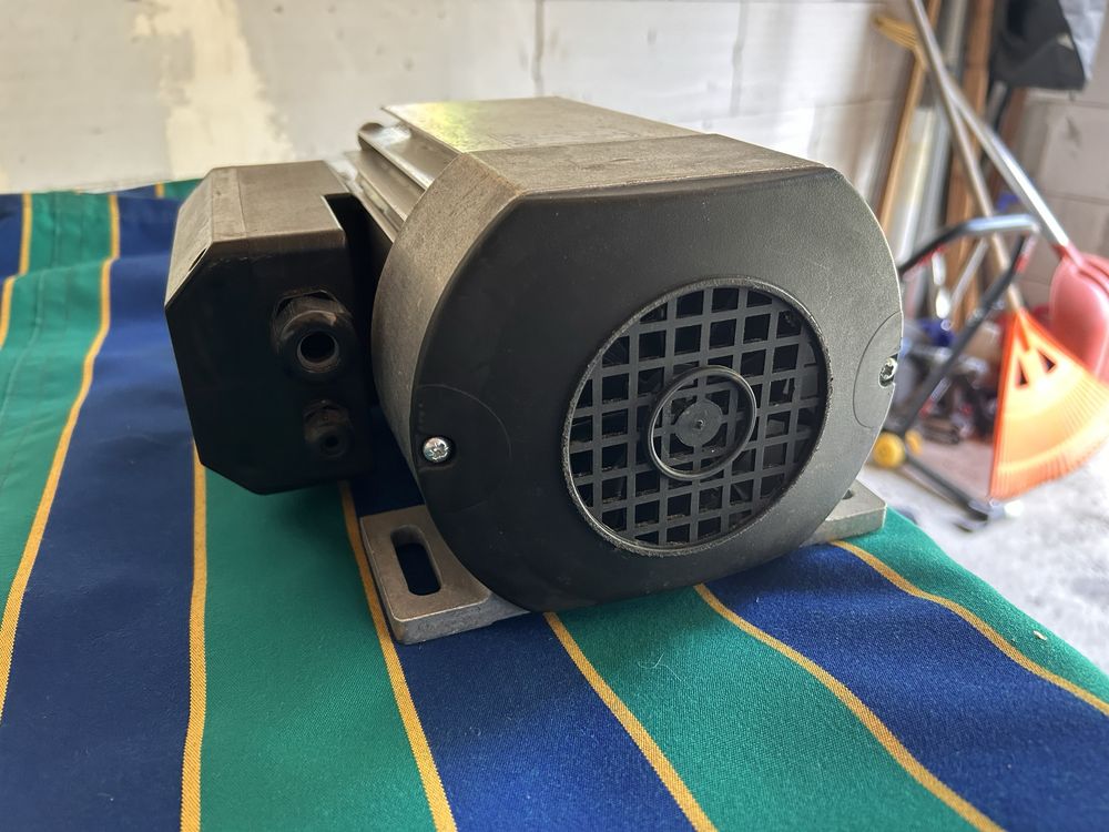 Silnik elektryczny stołowy przecinarki EBF 80L 2-F/002-14TK/62