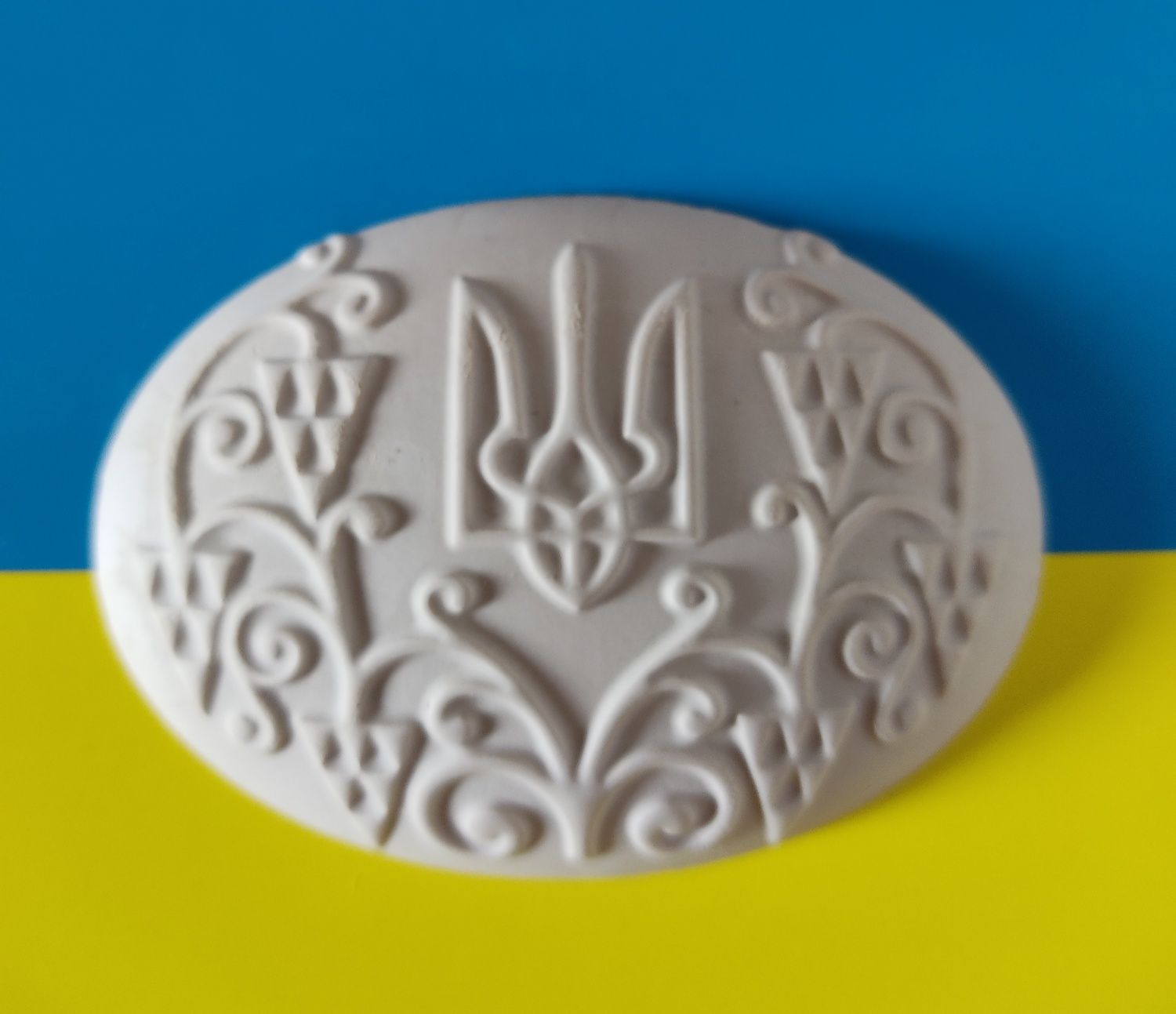 Гіпсова фігура розмальовка на холодильник герб України