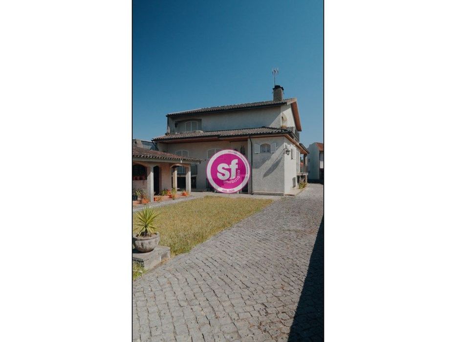 Moradia T5 para venda!