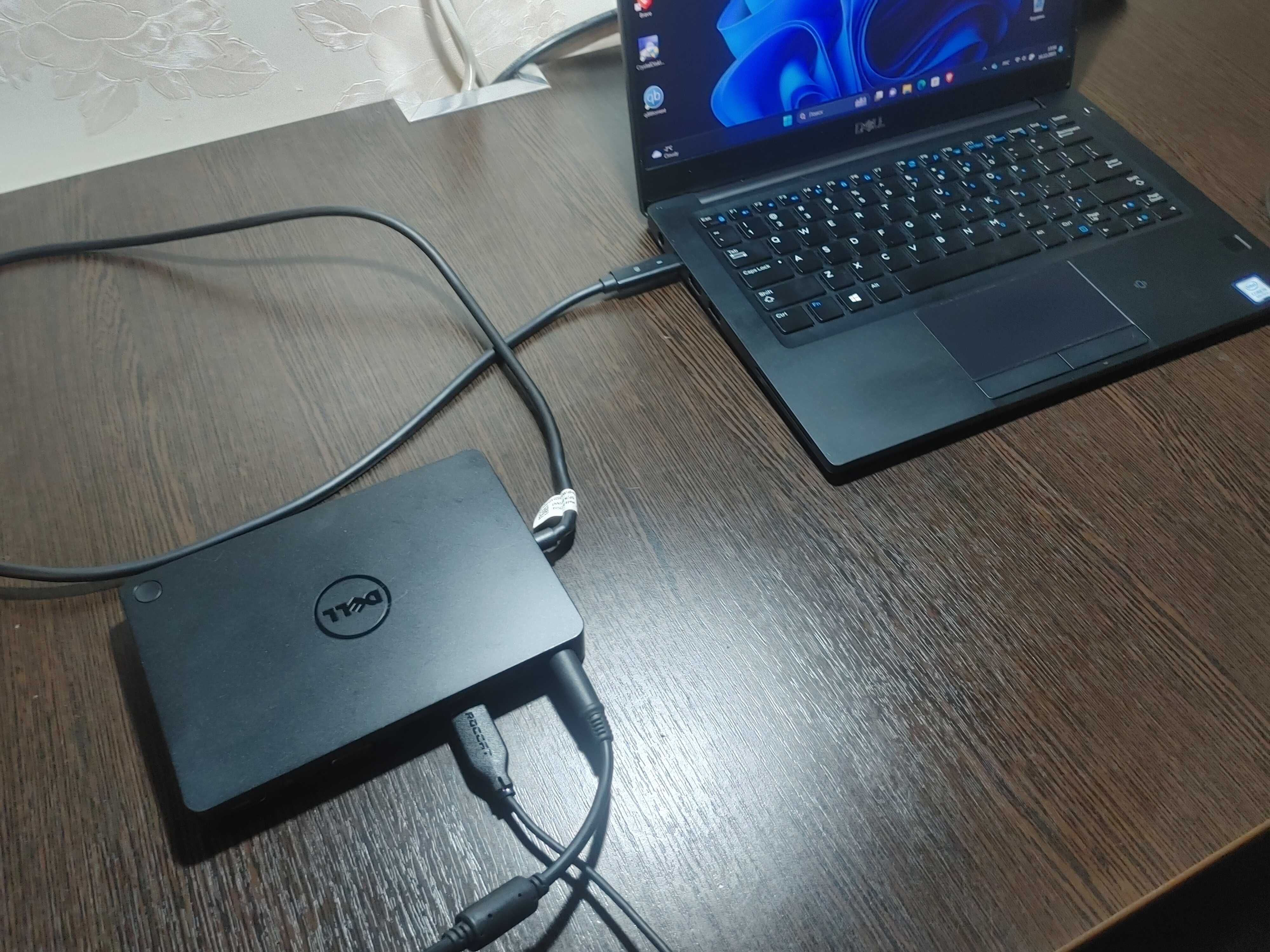 Док-станция Dell WD15