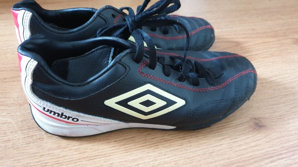 buty umbro 35,5cm