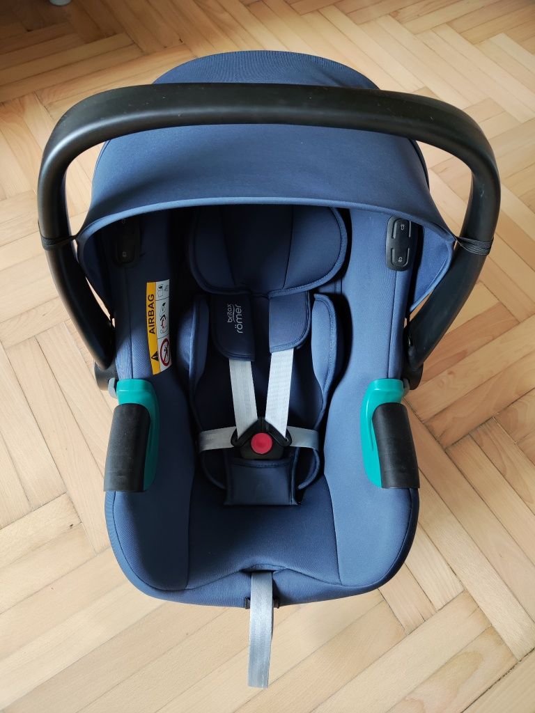 Britax Romer Baby-Safe iSense granatowy