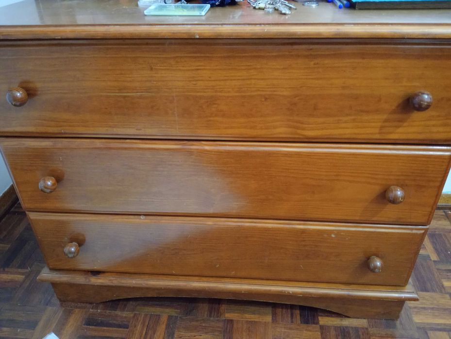 Vendo Cómoda de Madeira