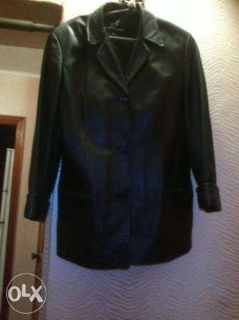 Продам женскую кожаную курточку/пиджак