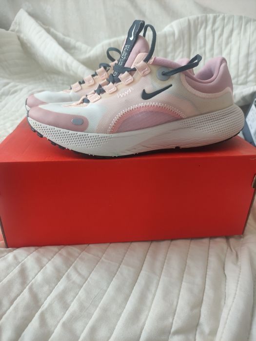 Жіночі красовкі оригінальні Nike