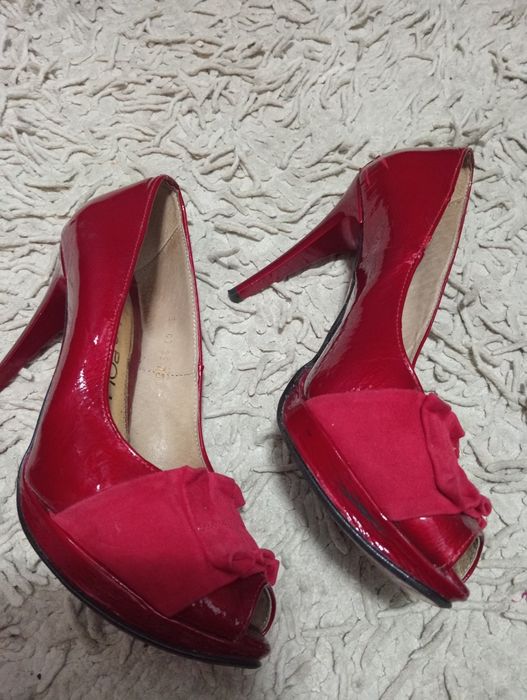 Czerwone szpilki roz.38.Masimo