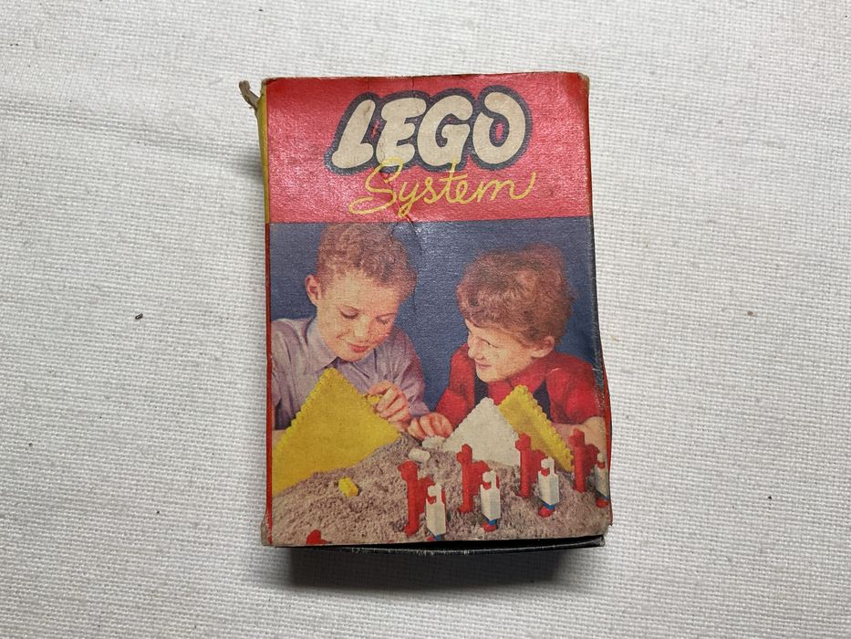 Antigo Lego System referencia 242A com bandeiras Raro nestas condicões