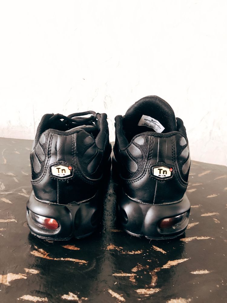 Женские кроссовки  Nike Air Max Plus TN чёрные