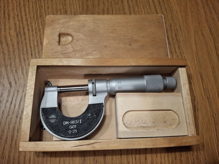 Mikrometr zewnętrzny 0-25