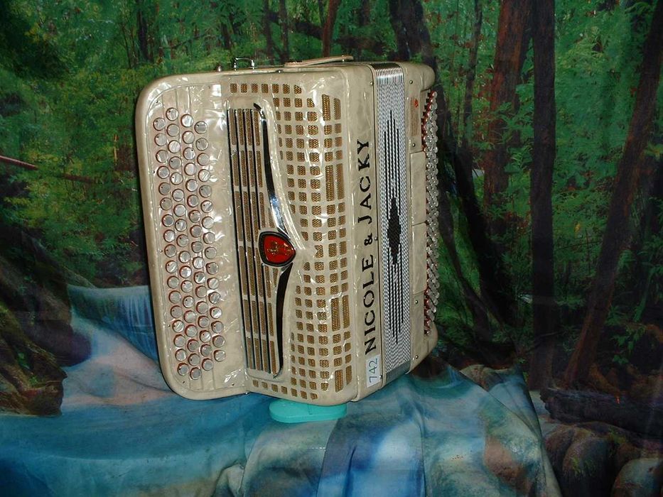 Acordeao Avenda G .742