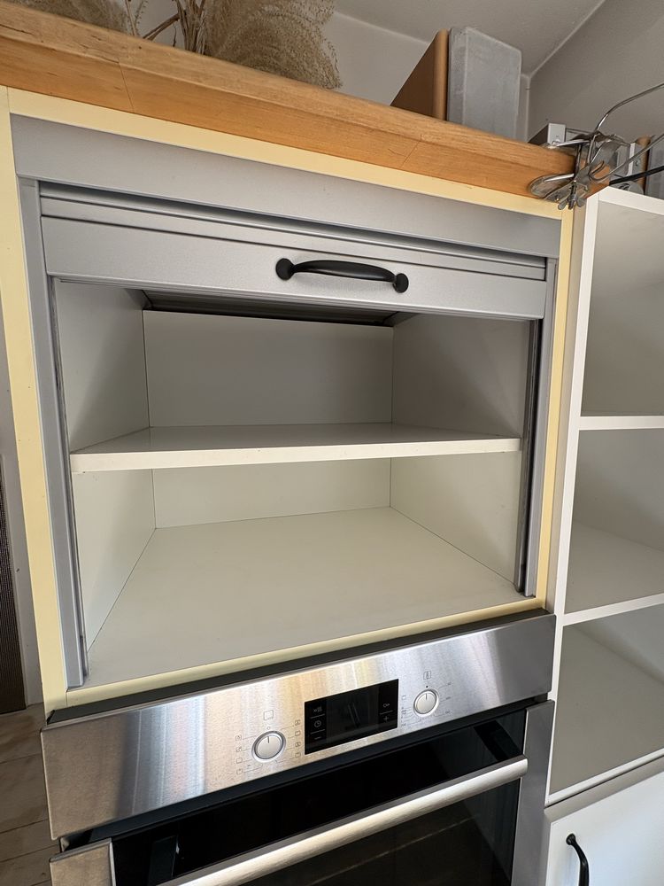 Meble kuchenne na wymiar, fronty biały mat + blum + aluminium