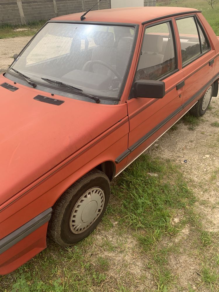 Renault 9 GTS carro classico em bom estado todo original