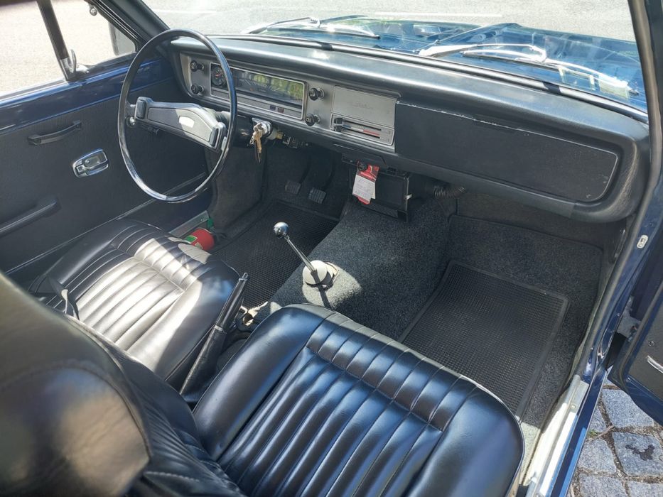 Datsun 1200 ja restaurado