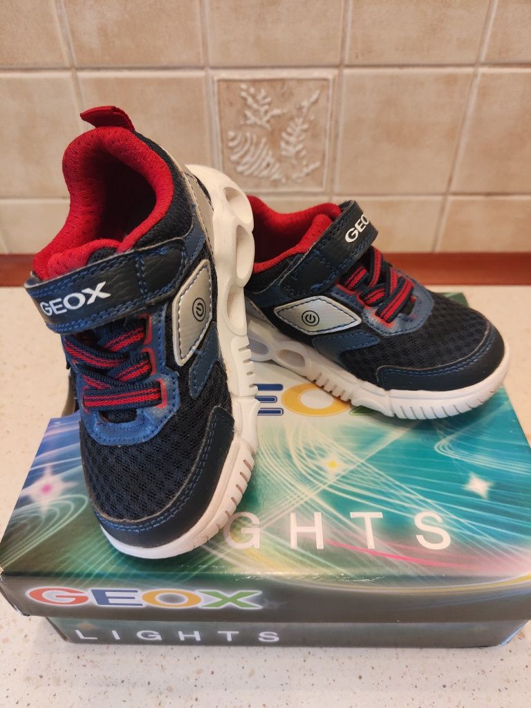 Geox Lights 24 Sneakersy adidasy chłopięce wkładka 15,7 cm