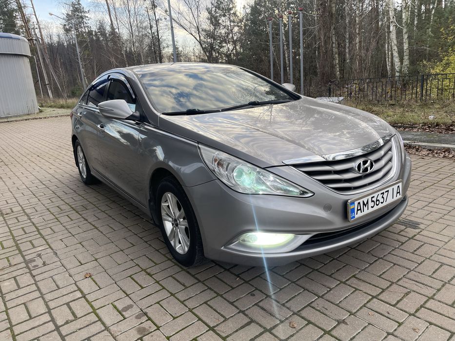 Хюндай соната 2011 року