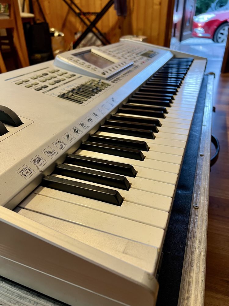 Ketron Audya!!!  Twardy Case .. Yamaha Korg