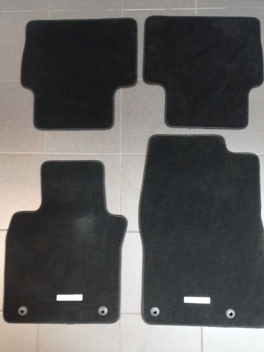 Nowe dywaniki welurowe Mazda CX 30