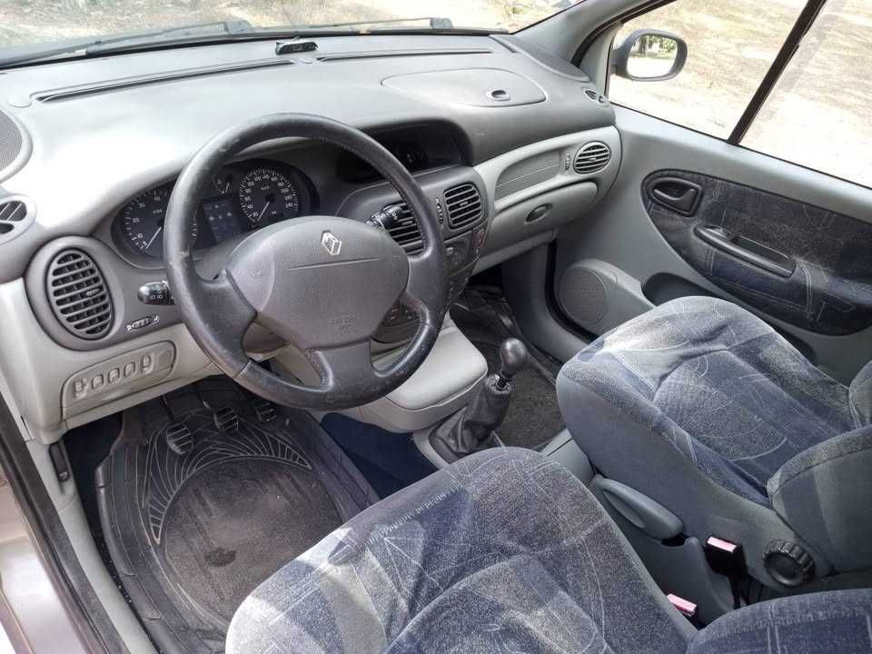 Vendo um Renault Scenic 2001 1.4 16v gasolina 135.000 km