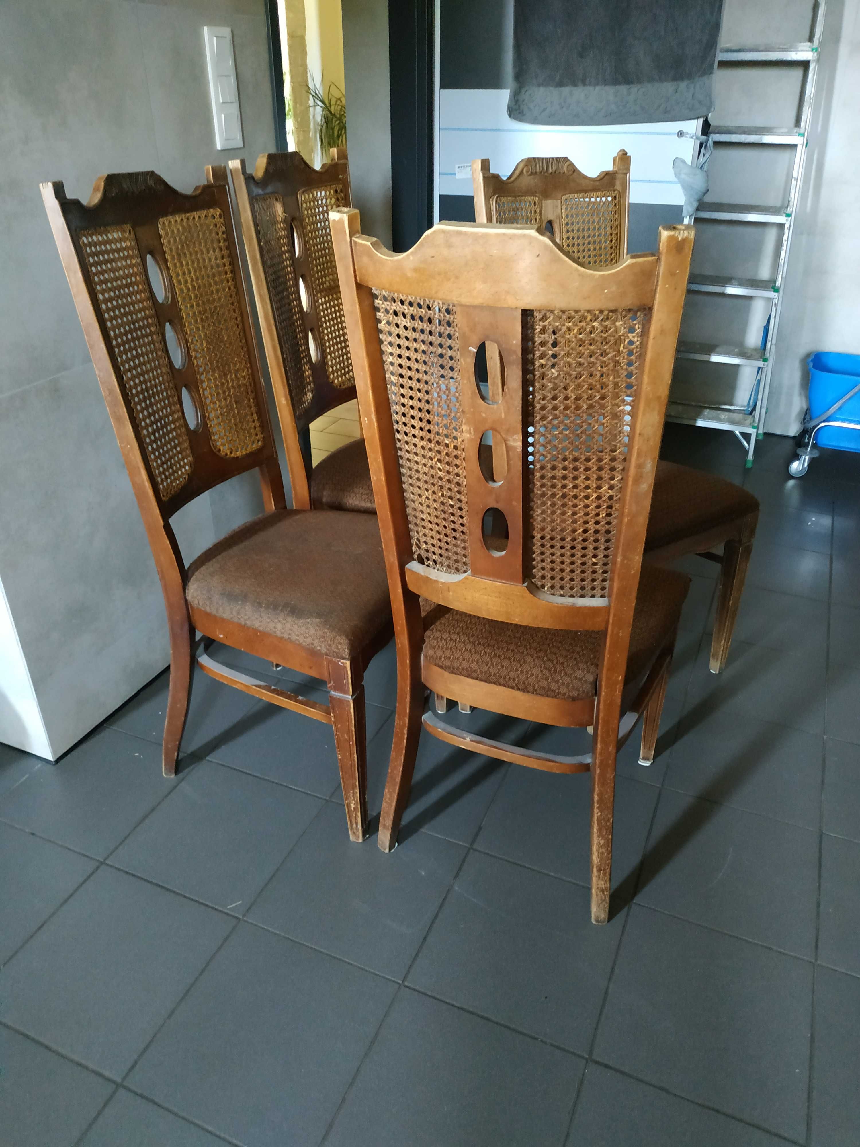 Krzesła do renowacji