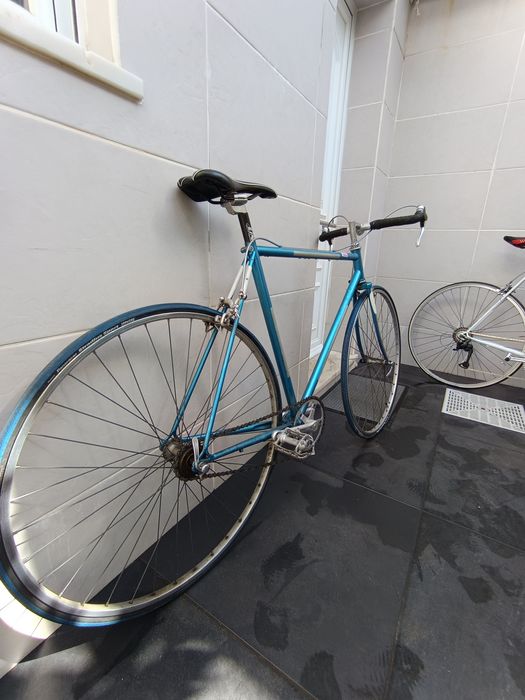 Bicicleta de Estrada Antiga – Excelente Estado