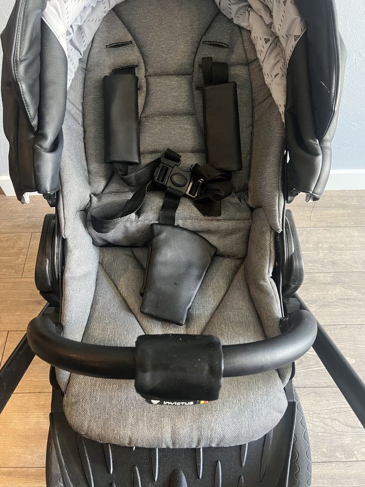 Коляска 2 в 1  Invictus V-Pram Premium