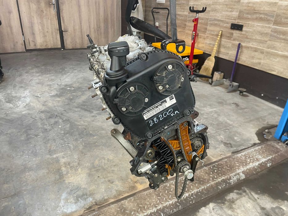 Двигун Audi Q5 80A 2.0tfsi DJY (без масляного насосу та піддону)