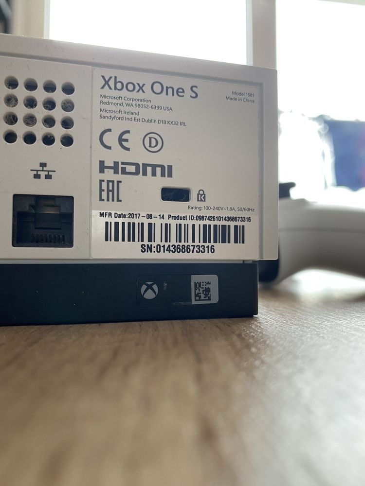 Xbox one S 500g + Kinet