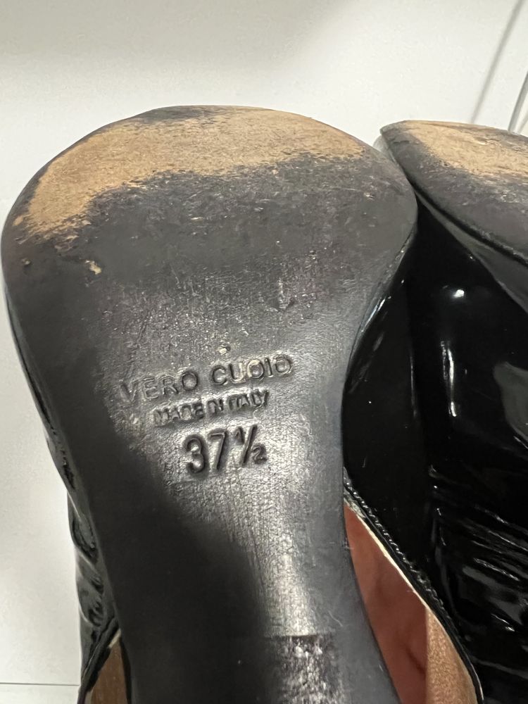 Skórzane lakierowane czółenka Prima Moda roz. 37.5