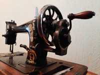 Швейная машинка старинная ручная рабочая