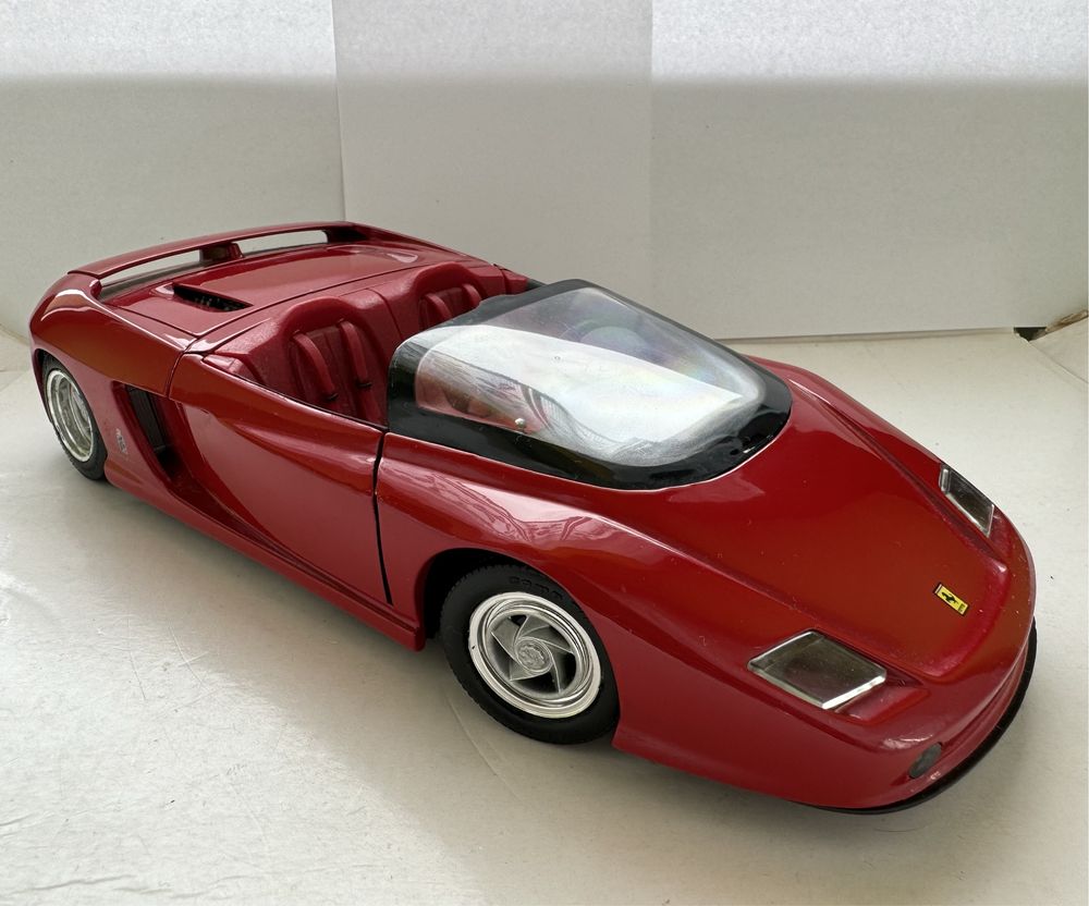 Model samochodu w skali 1:18 Ferrari Mythos Revell