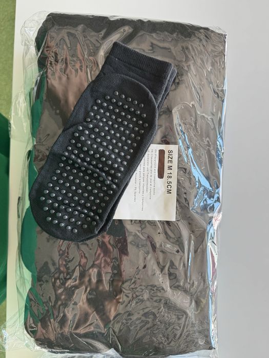 Meias anti derrapantes 50 pares min