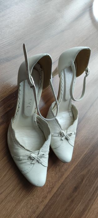 Buty ślubne skórzane ecru 38 Kotyl