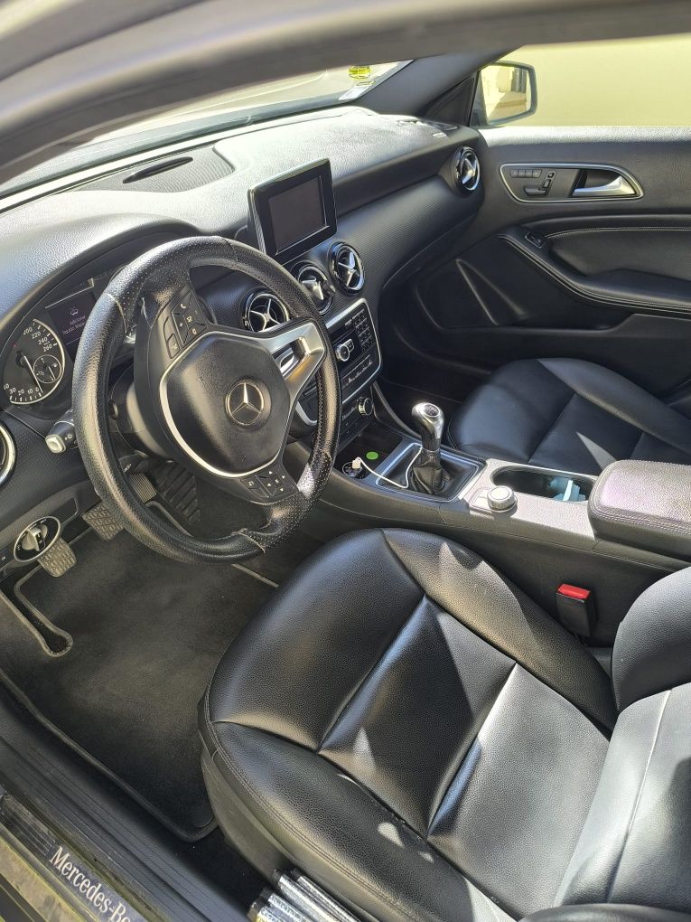 Mercedes-Benz A180