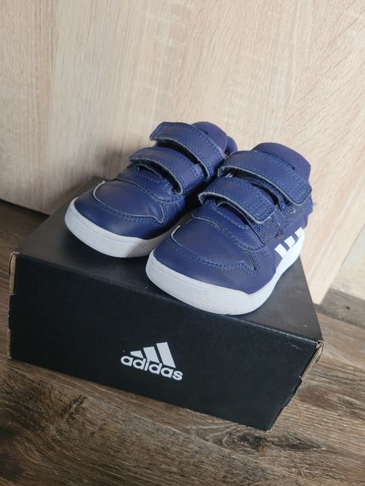 Buty chłopięce adidas r.23