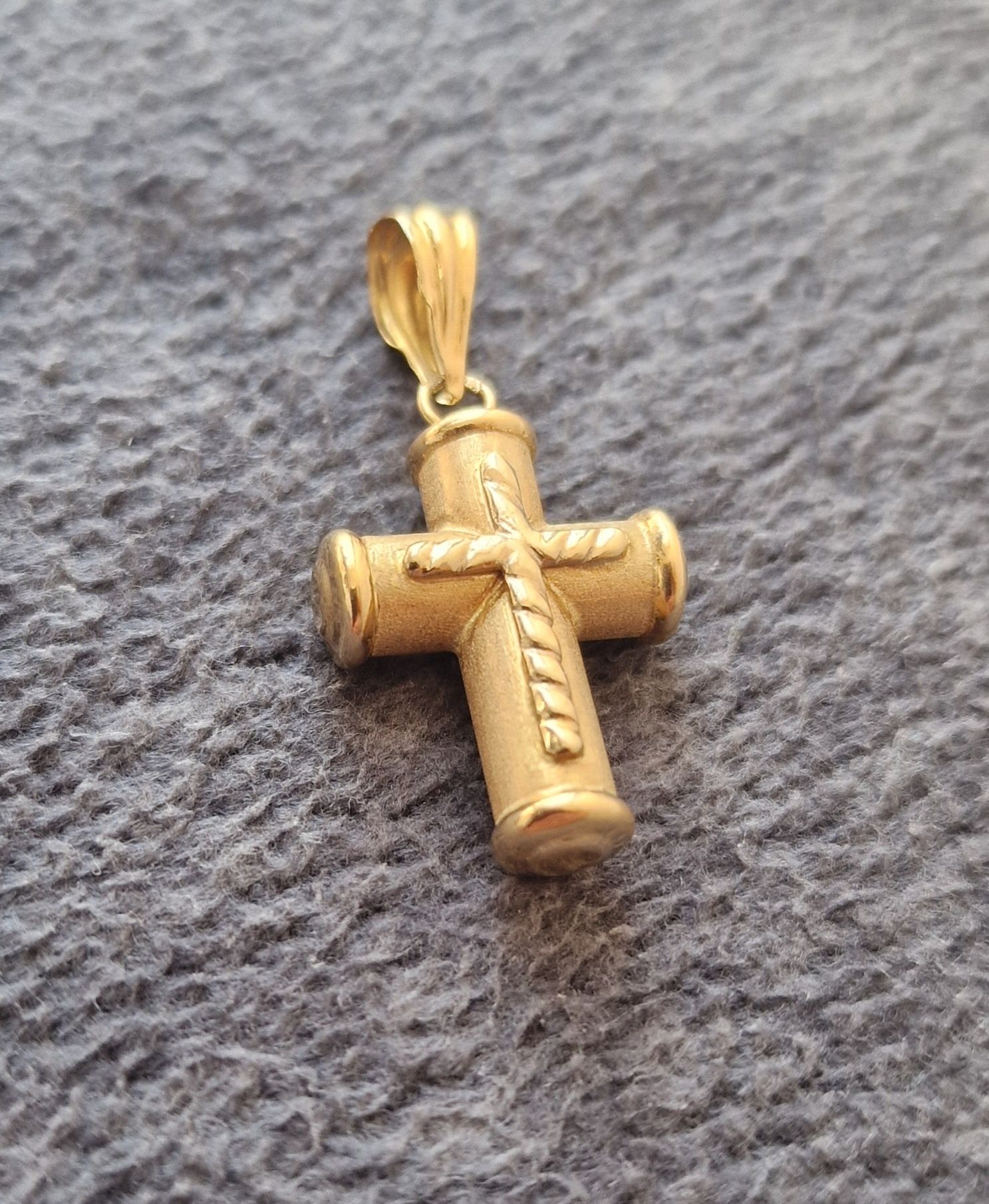 Cruz em Ouro 19.2 Quilates