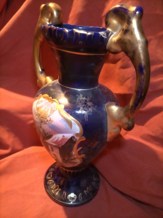 Jarra de porcelana antiga de coleção