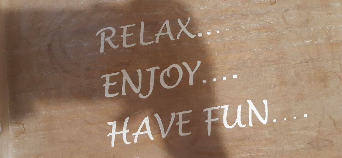 Taca z napisem Relax... Enjoy... Have fun...