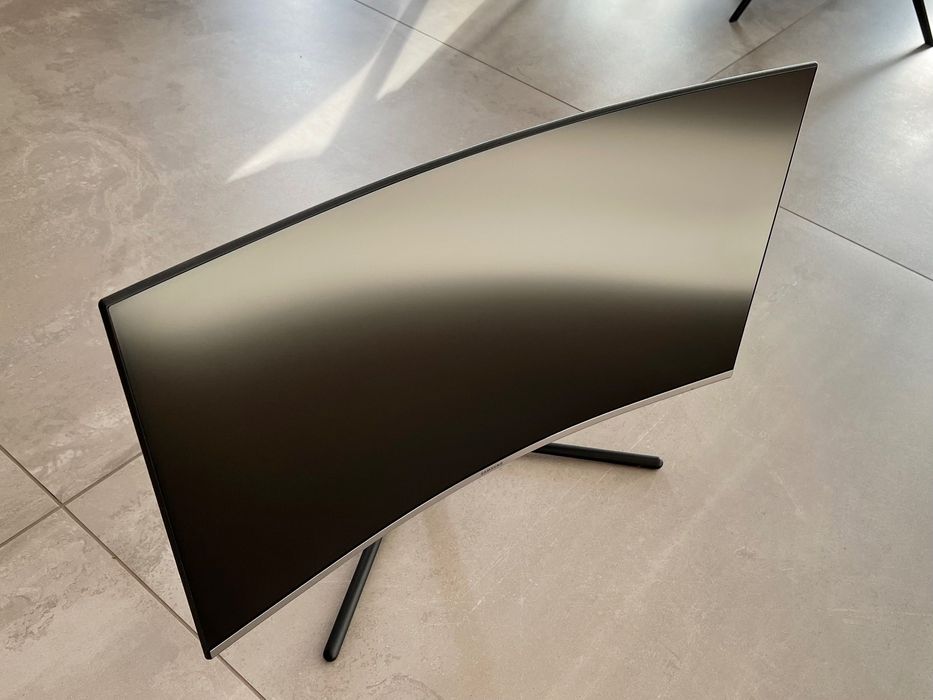 Monitor curved Samsung 32 cale 4K UHD zakrzywiony – stan bardzo dobry