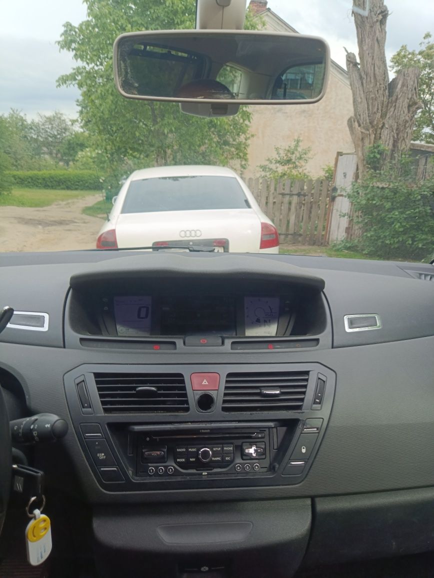 Терміново Citroen C4 Picasso 1.6