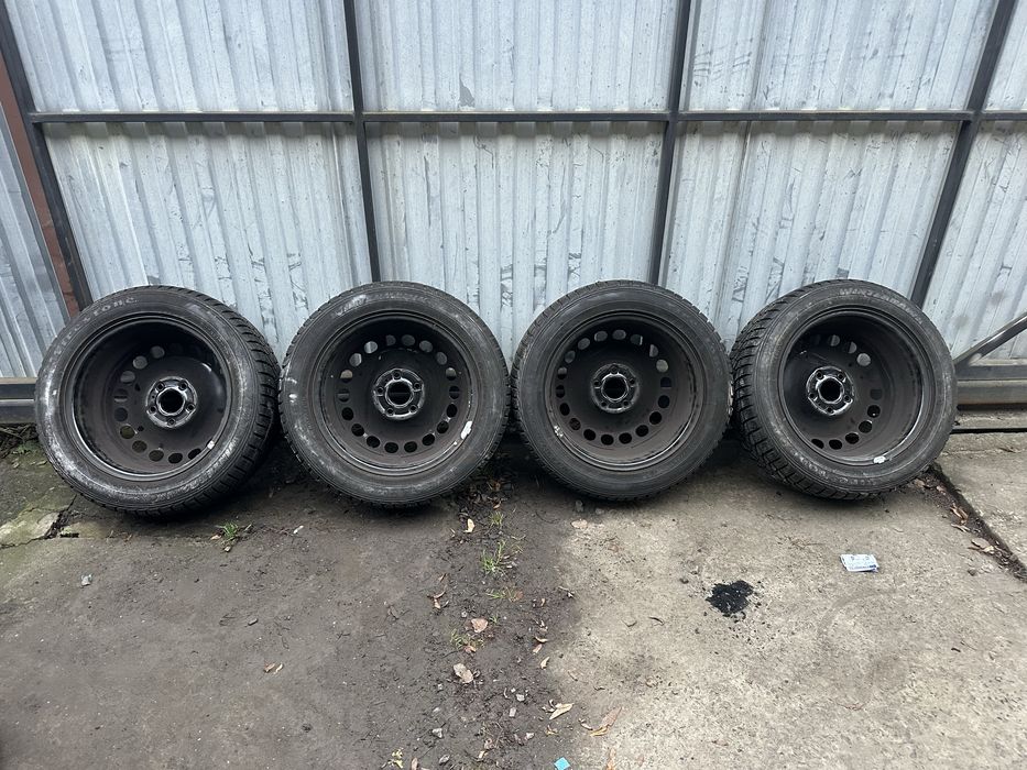 Продам шини з дисками R-16 5/112, 205/55/16- firestone