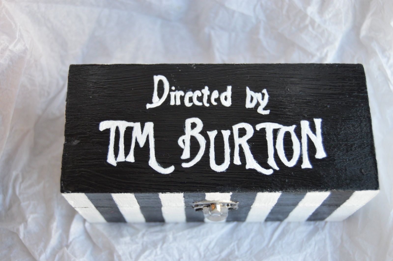 Caixa de madeira Directed by Tim Burton