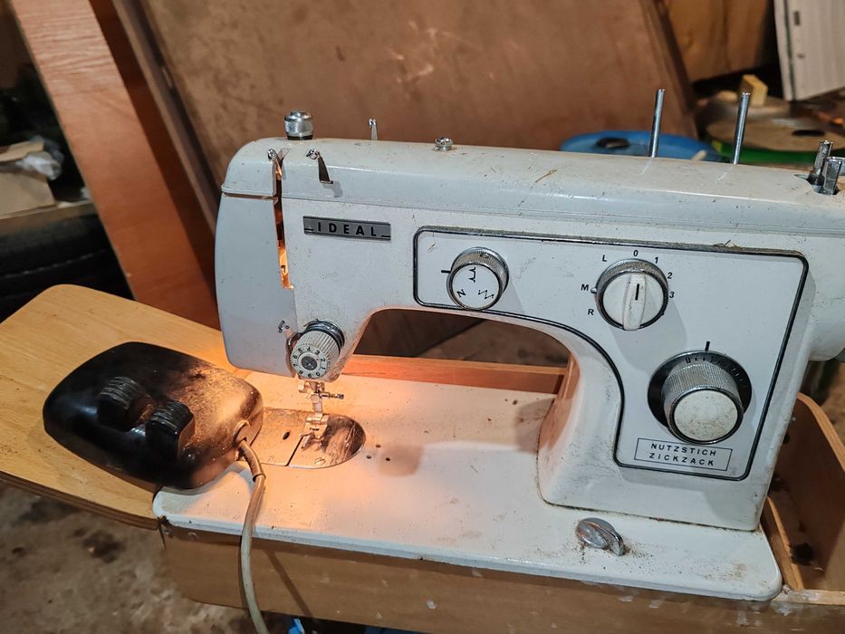 Продам швейну манинку німецьку