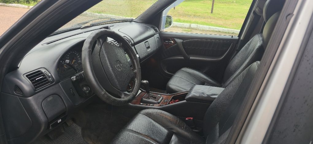 Mersedes ML 270 (w163 )