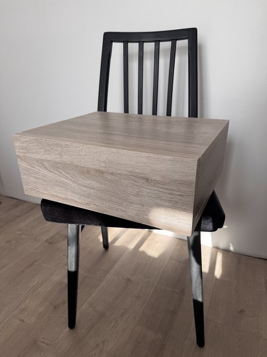 Підвісна поличка. Тумбочка