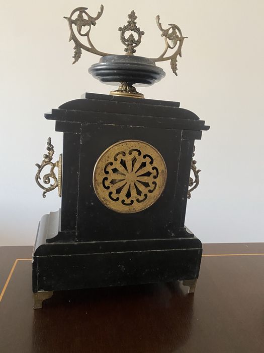 Relógio de mesa "taça"